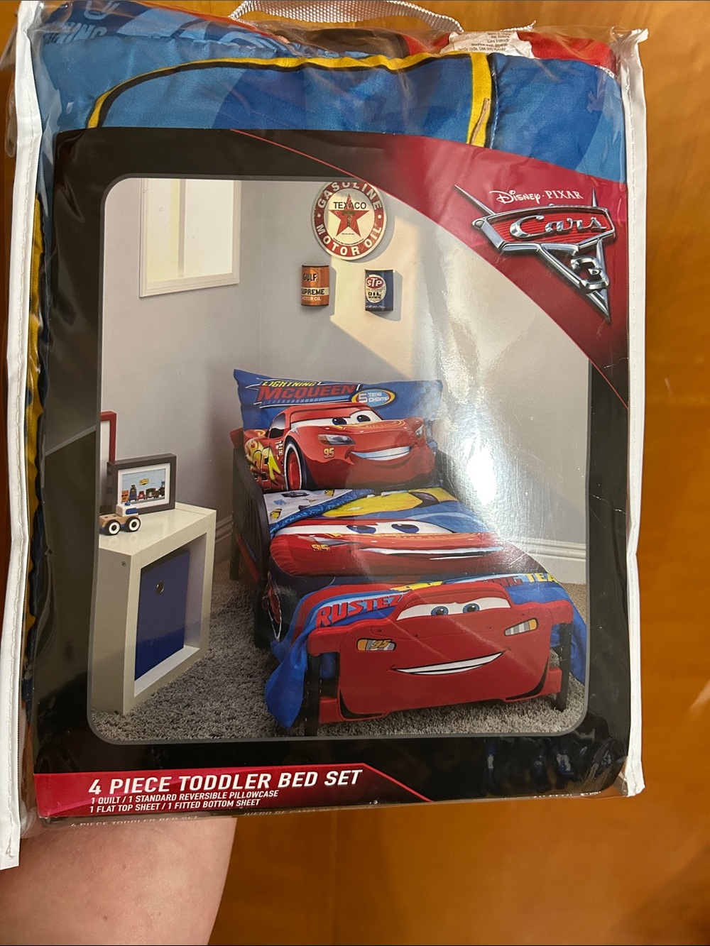 Kids bedding/ Disney cars